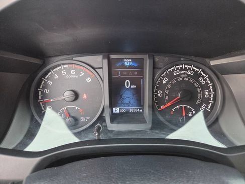 Used 2018 Toyota Tacoma SR RWD image 18