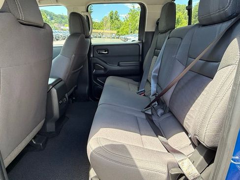 Used 2024 Nissan Frontier SV w/ Technology Package image 17