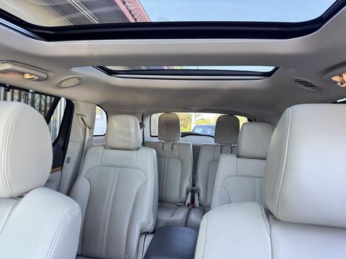 Used 2012 Lincoln MKT AWD image 58