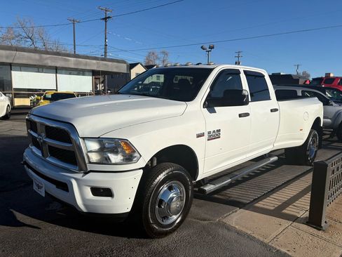 Used 2018 RAM 3500 Tradesman w/ Chrome Appearance Group AWD/4WD image 28