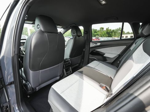 Used 2023 Volkswagen ID.4 Pro AWD/4WD image 33