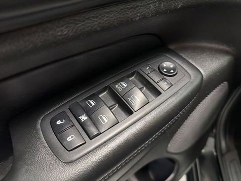 Used 2019 Jeep Grand Cherokee Altitude image 14