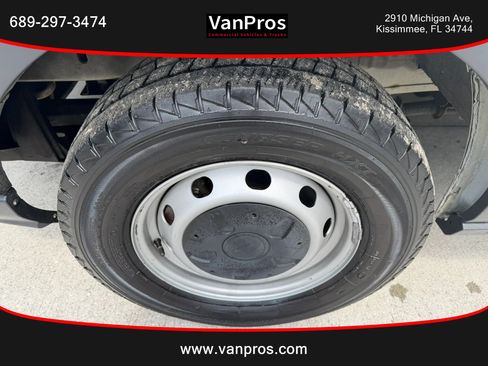 Used 2017 Ford Transit 250 130 Medium Roof RWD image 17