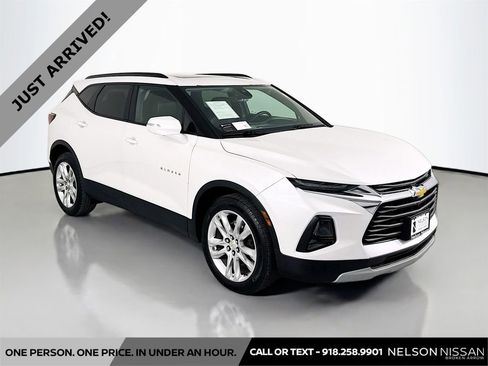 Used 2022 Chevrolet Blazer LT w/ Sound & Technology Package AWD/4WD image 3