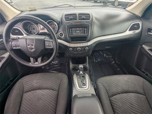 Used 2018 Dodge Journey SE w/ Blacktop Package image 16