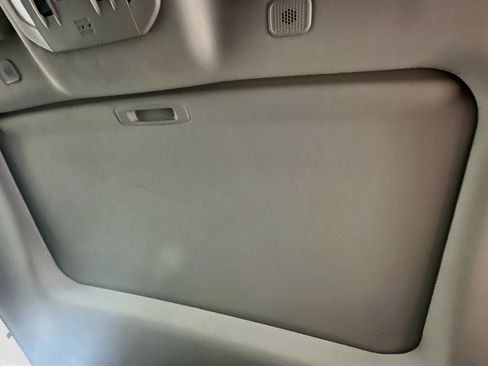 Used 2023 Toyota Highlander XLE FWD image 25