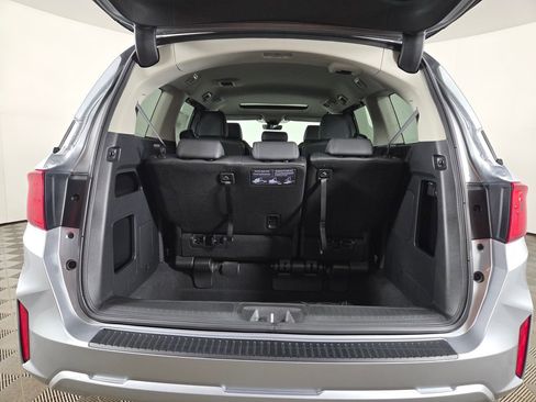 New 2026 Honda Odyssey Touring image 9
