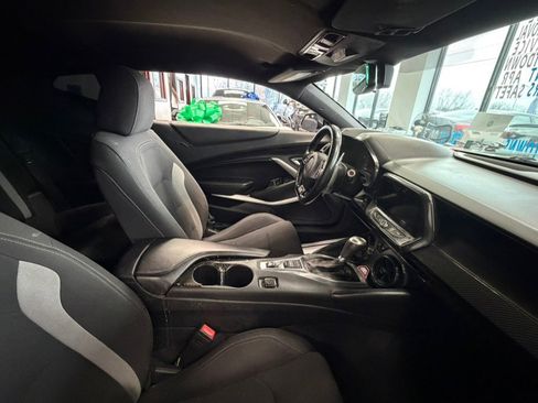 Used 2018 Chevrolet Camaro SS image 27