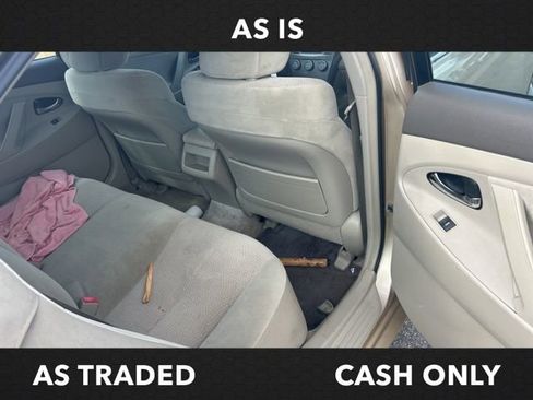 Used 2011 Toyota Camry LE image 21