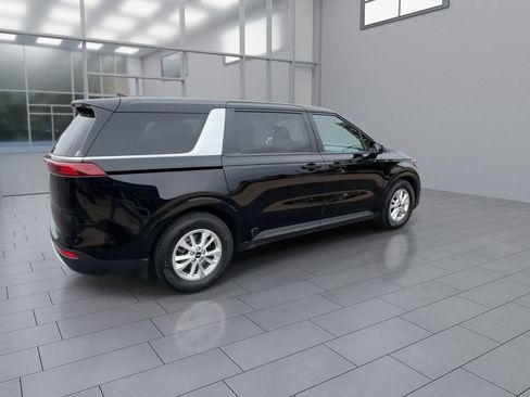 Used 2022 Kia Carnival LX FWD image 8