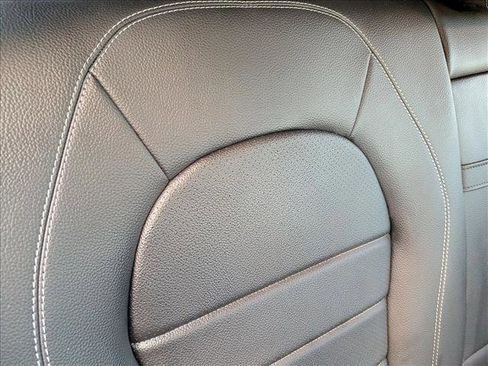 Used 2022 Mercedes-Benz GLC 300 image 18