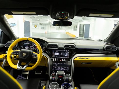 Used 2024 Lamborghini Urus S AWD/4WD image 24