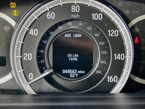 Used 2017 Honda Accord Touring image 12