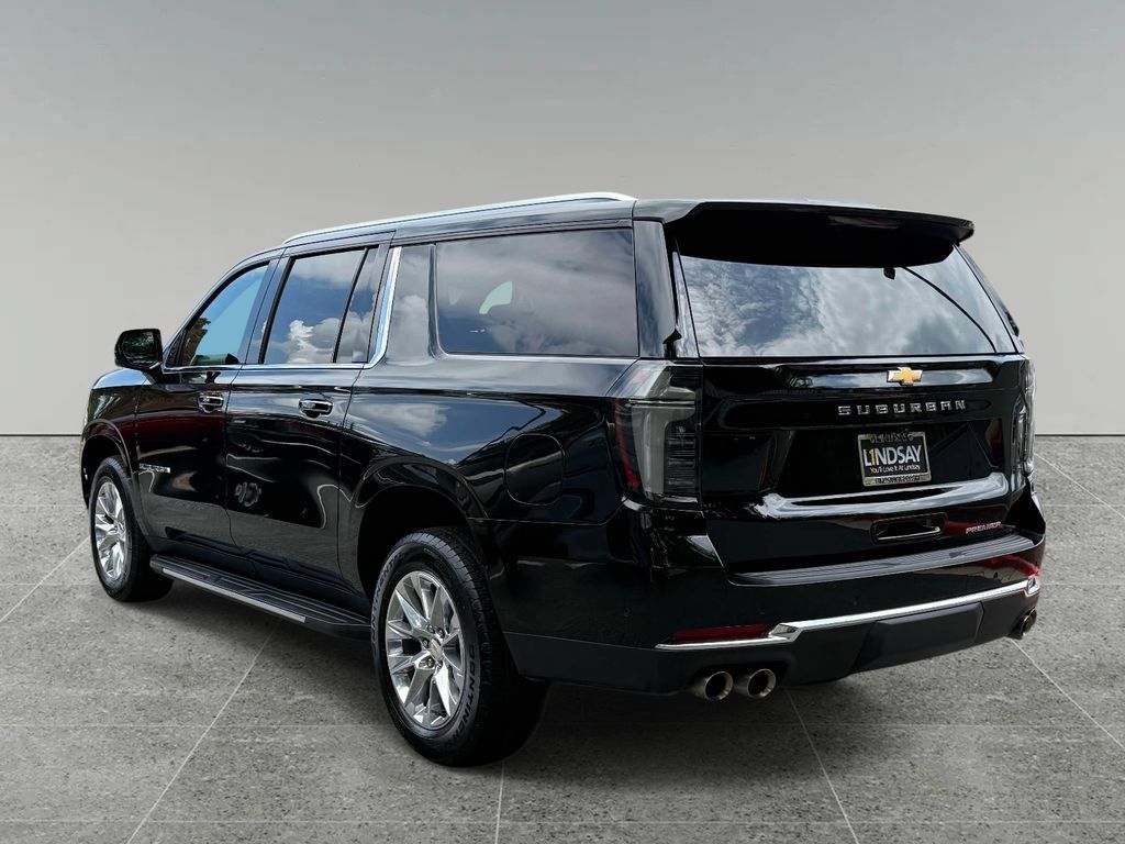 Used 2026 Chevrolet Suburban Premier AWD/4WD image 12