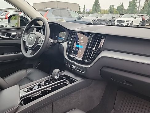 Used 2024 Volvo XC60 B5 Core w/ Protection Package Premier AWD/4WD image 20