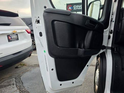 Used 2025 RAM ProMaster 2500 w/ U-Haul Equipment Group FWD image 25