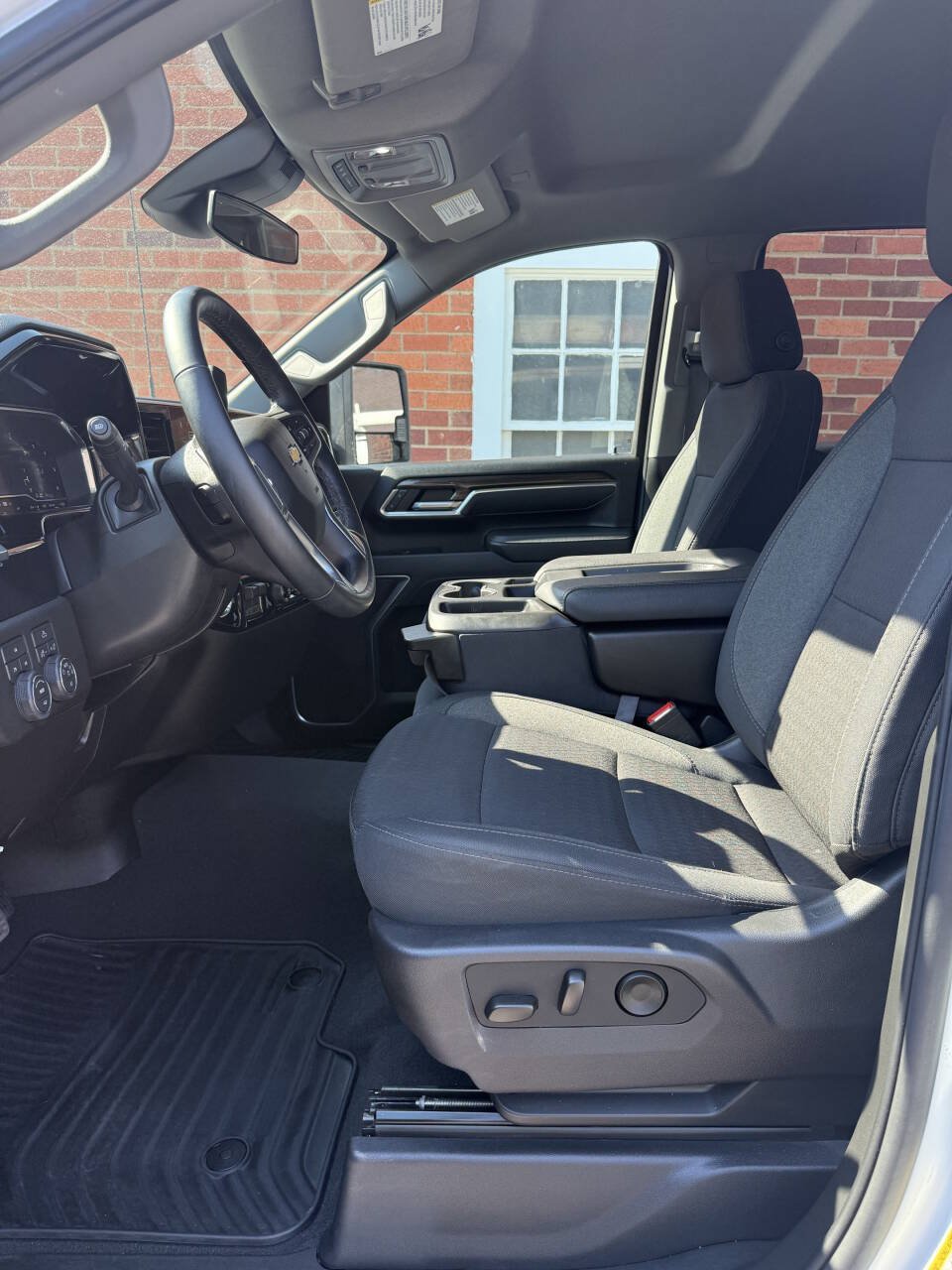 Used 2025 Chevrolet Silverado 2500 LT w/ Convenience Package AWD/4WD image 7