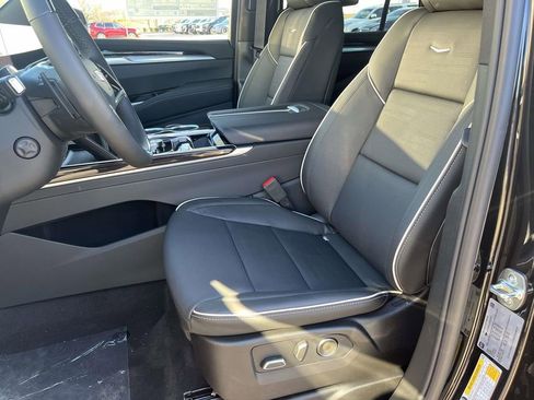 New 2026 Cadillac Escalade Luxury image 24
