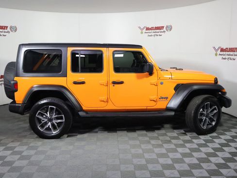 Used 2025 Jeep Wrangler Unlimited Sport S 4xe w/ Convenience Group AWD/4WD image 3