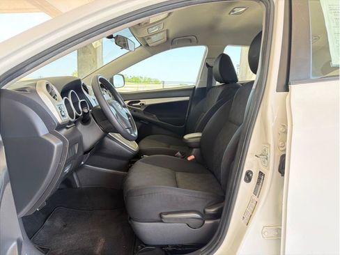 Used 2009 Toyota Matrix FWD image 14