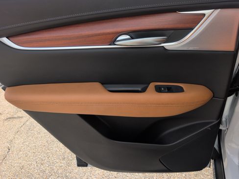 Certified 2025 Cadillac XT5 Premium Luxury w/ Technology Package FWD image 34