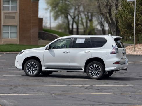 Used 2023 Lexus GX 460 Luxury w/ Off Road Package AWD/4WD image 7