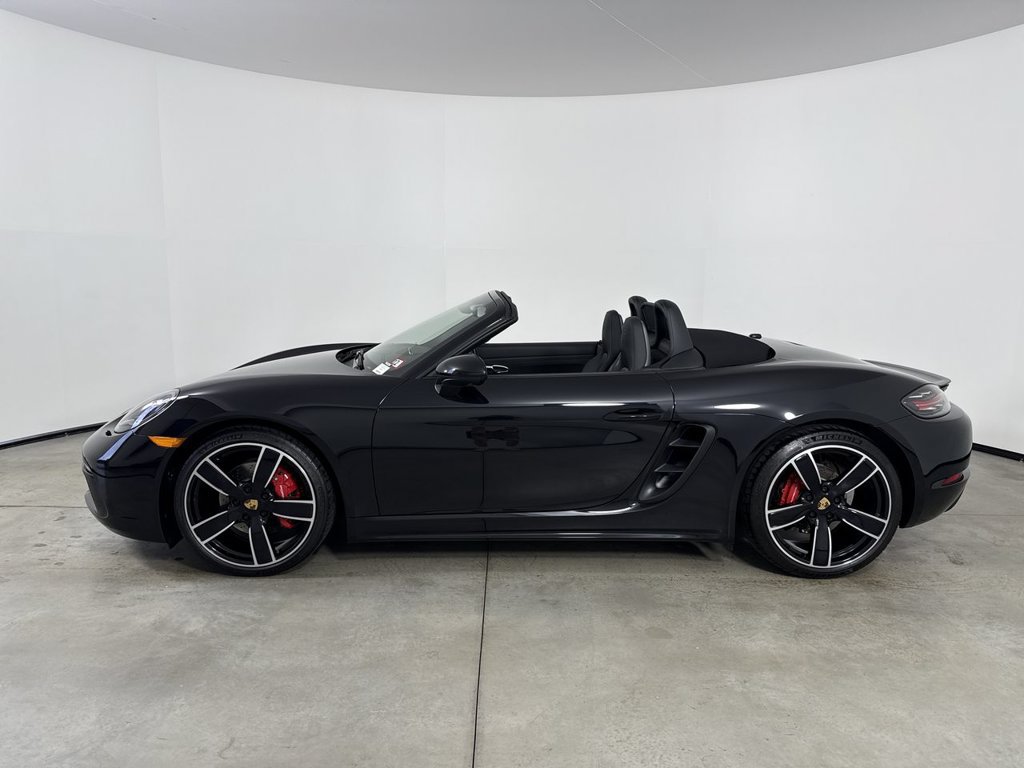Certified 2025 Porsche 718 Boxster S RWD image 2