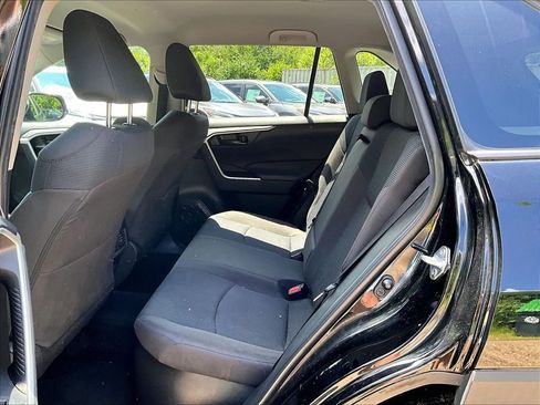Used 2022 Toyota RAV4 LE AWD/4WD image 15