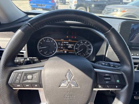 Used 2024 Mitsubishi Outlander SE AWD/4WD image 34