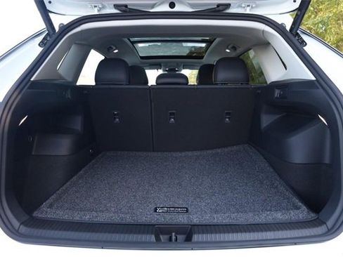 New 2025 Volkswagen Tiguan SE image 7