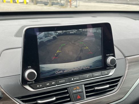 Used 2025 Nissan Altima 2.5 SV image 23