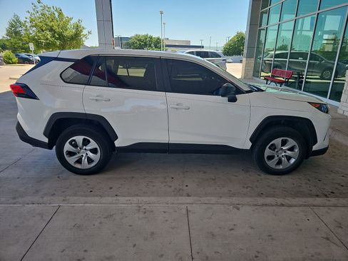 Used 2022 Toyota RAV4 LE FWD image 23