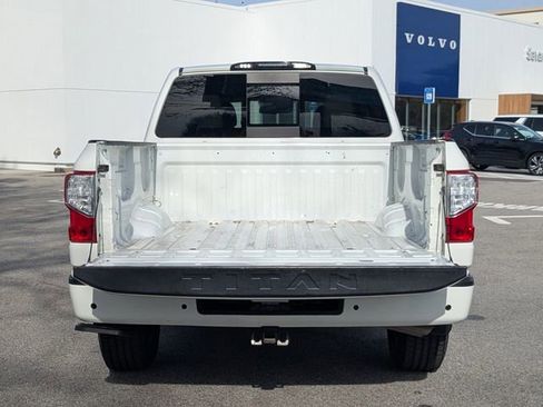 Used 2021 Nissan Titan SV w/ SV Convenience Package image 17