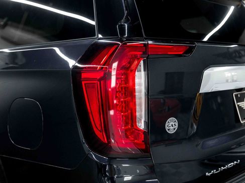 Used 2023 GMC Yukon XL Denali AWD/4WD image 32