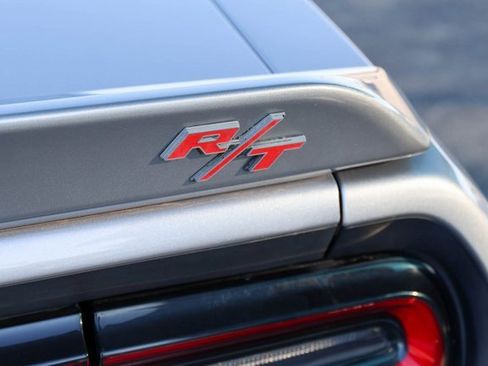 Used 2018 Dodge Challenger R/T image 8