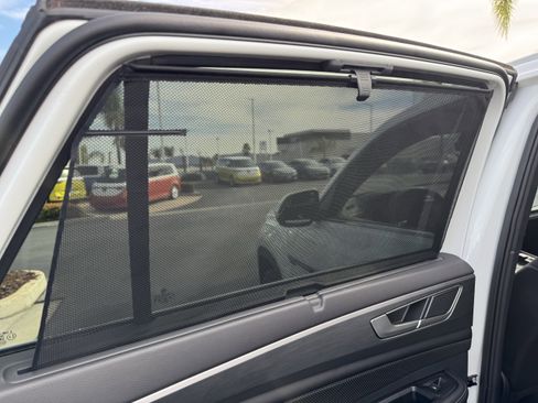 Used 2024 Volkswagen Atlas Cross Sport SE image 35