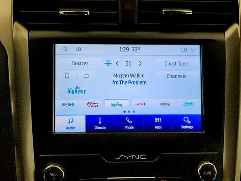Used 2020 Ford Fusion SE FWD image 17