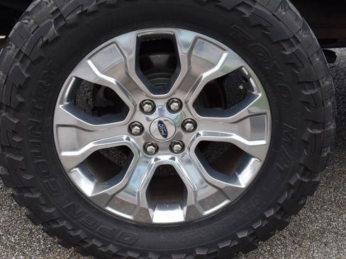 Used 2021 Ford F150 Platinum w/ Equipment Group 701A High AWD/4WD image 17