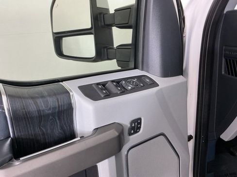 Used 2022 Ford F450 Limited image 18