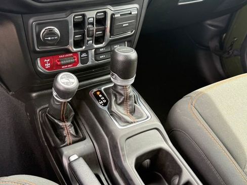 Used 2023 Jeep Gladiator Mojave w/ Cold Weather Group AWD/4WD image 18