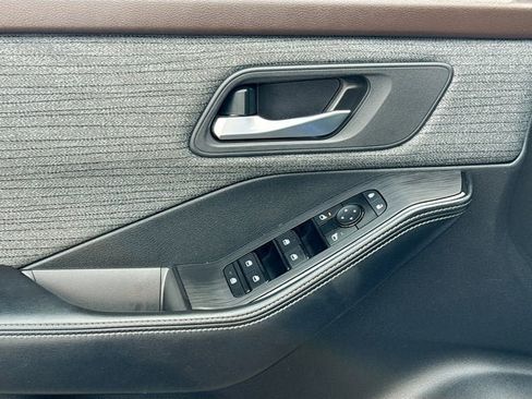 Certified 2023 Nissan Rogue SV AWD/4WD image 15