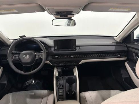 Used 2025 Honda Accord SE image 26