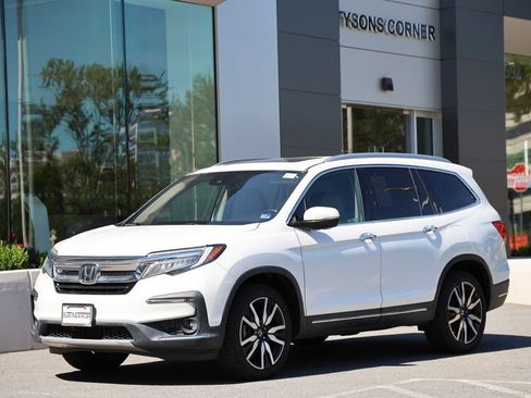 Used 2020 Honda Pilot Touring image 1