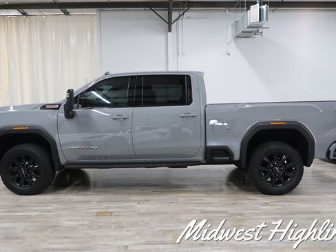 Used 2025 GMC Sierra 2500 AT4 w/ AT4 Premium Plus Package AWD/4WD image 12