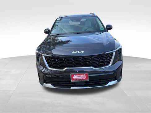 Certified 2025 Kia Sorento EX w/ Panoramic Sunroof Package FWD image 10