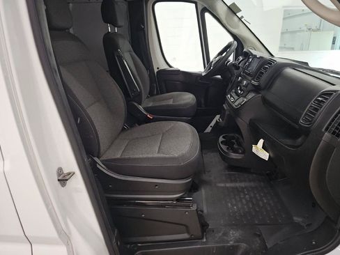 Used 2024 RAM ProMaster 2500 w/ Convenience Group FWD image 9