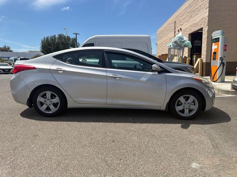Used 2013 Hyundai Elantra GLS w/ Preferred Pkg FWD image 2