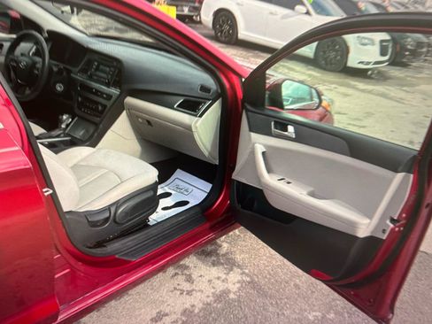 Used 2015 Hyundai Sonata SE FWD image 9