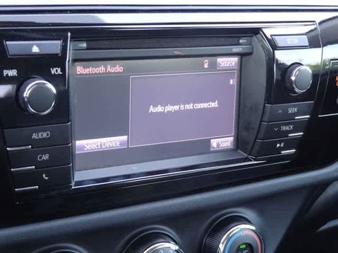 Used 2016 Toyota Corolla L FWD image 19