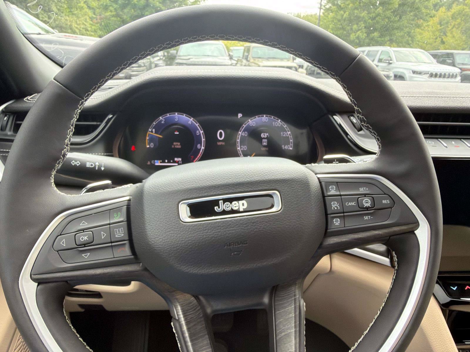 New 2027 Jeep Grand Cherokee Limited AWD/4WD image 13